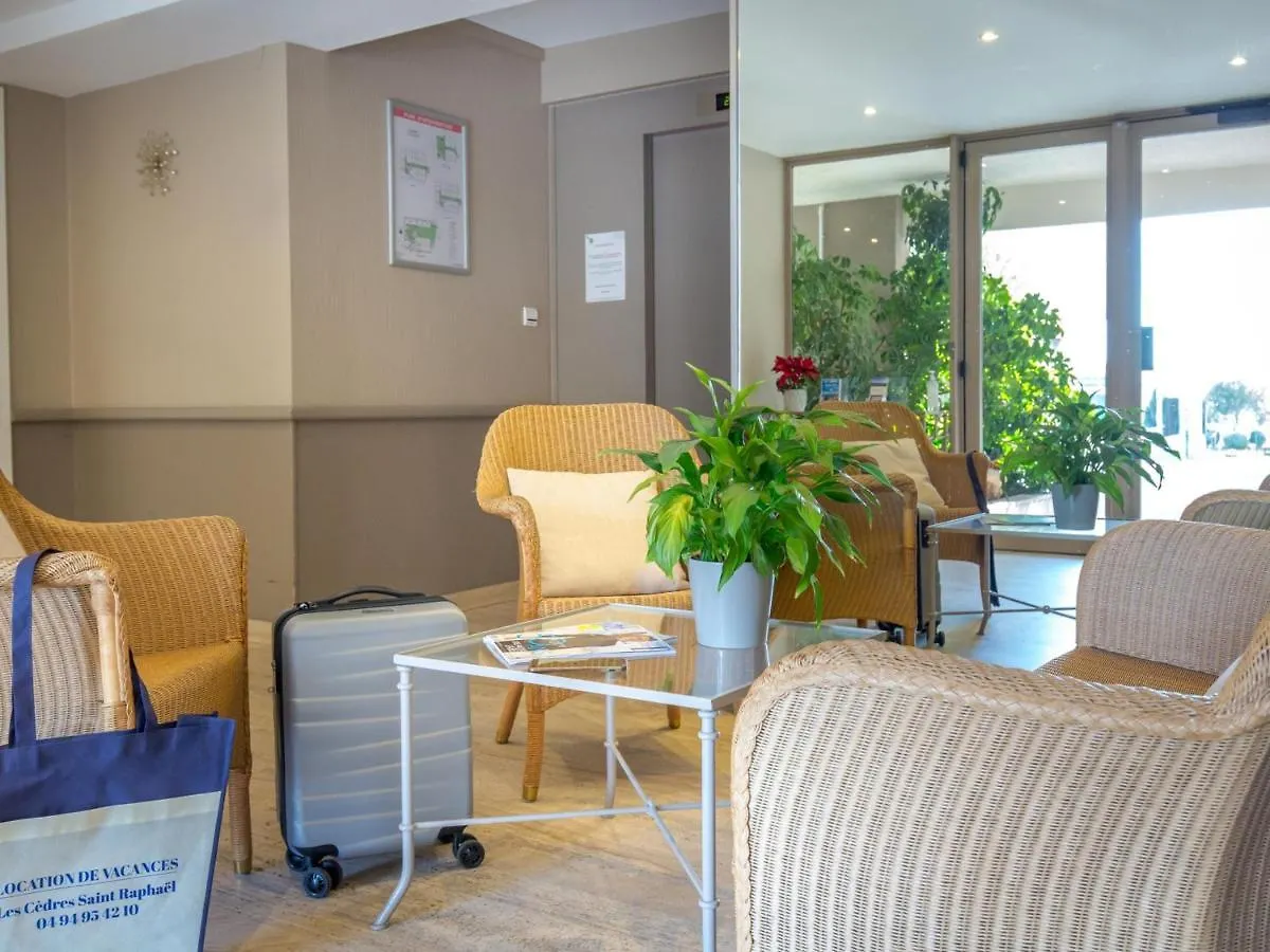 Apartment Studio Climatise 2/3 Pers, Balcon, A 50M De La Plage Et 200M Du Centre-Ville De Saint-Raphael - Fr-1-466A-49