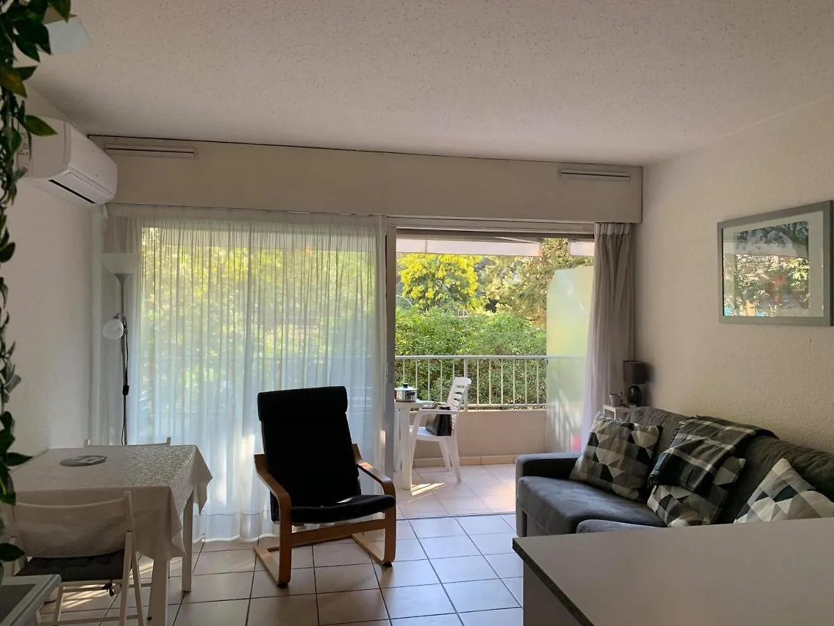 Studio Climatise 2/3 Pers, Balcon, A 50M De La Plage Et 200M Du Centre-Ville De Saint-Raphael - Fr-1-466A-49 France